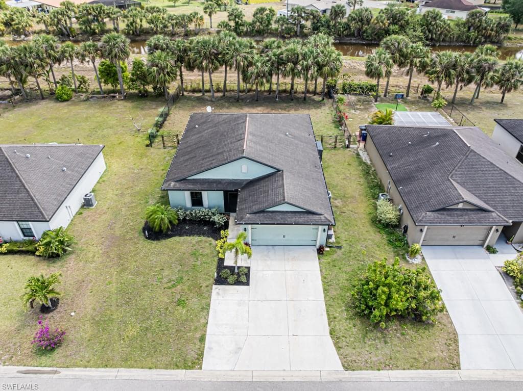 163 Shadow Lakes DR, LEHIGH ACRES FL 33974-37