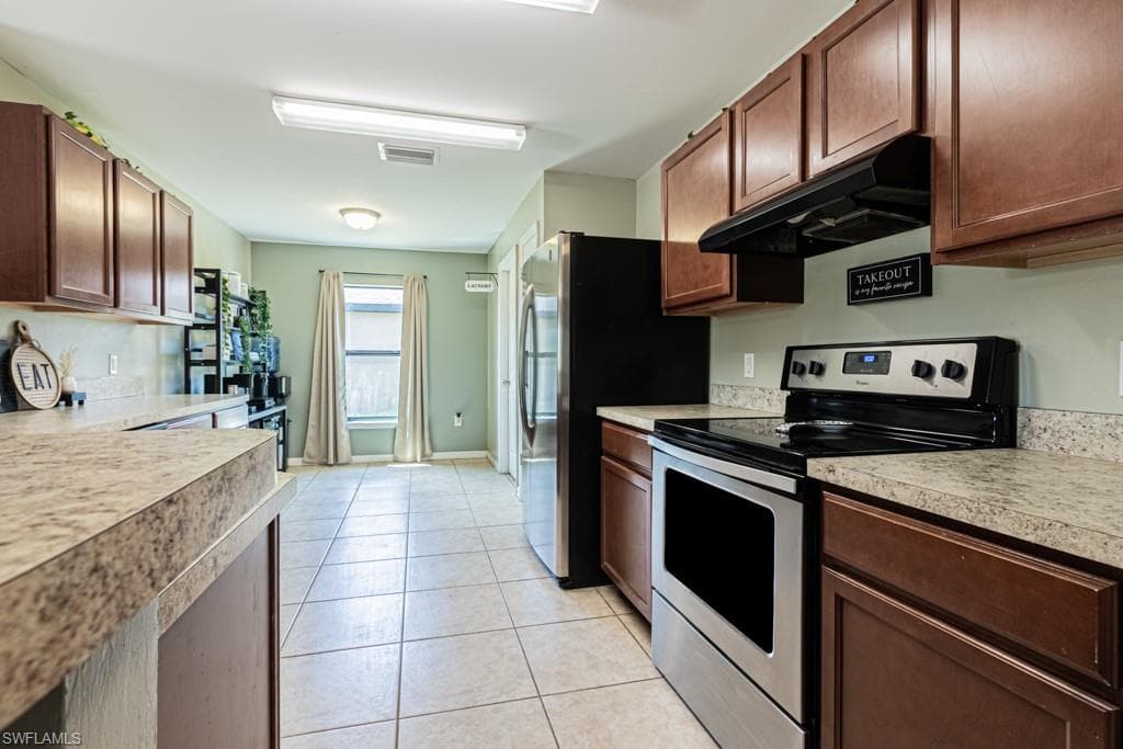 163 Shadow Lakes DR, LEHIGH ACRES FL 33974-3