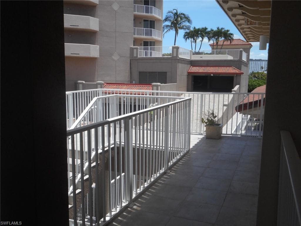 2080 W 1st ST # 304, FORT MYERS FL 33901-24