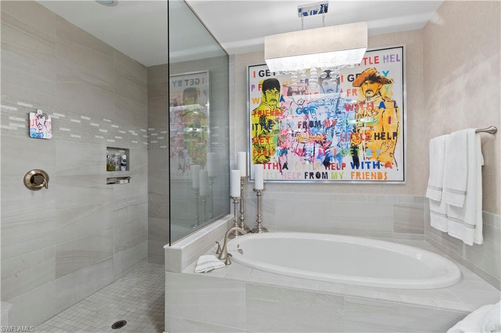 16391 Viansa WAY # 101, NAPLES FL 34110-32