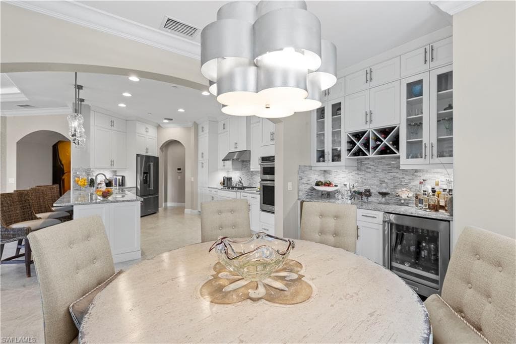 16391 Viansa WAY # 101, NAPLES FL 34110-18