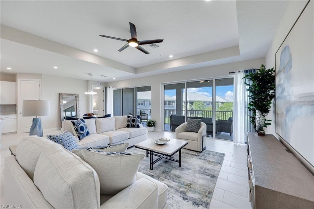 273 Indies DR E 202-1
