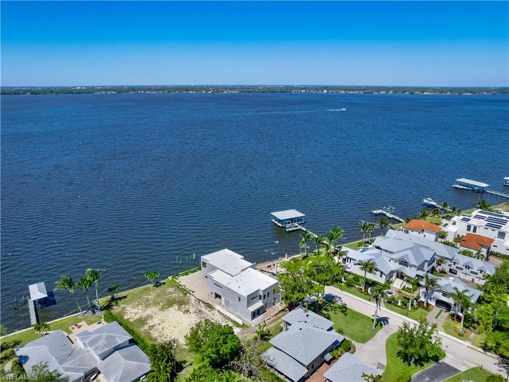 1204 Alhambra DR, FORT MYERS FL 33901-15