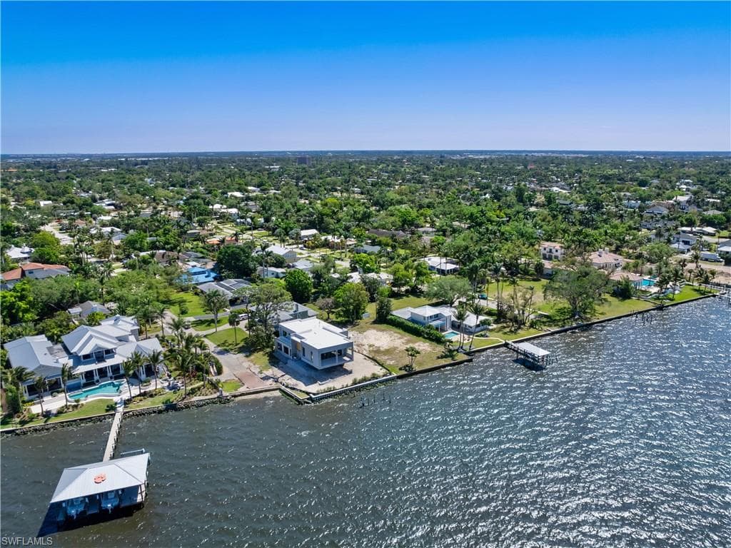 1204 Alhambra DR, FORT MYERS FL 33901-6