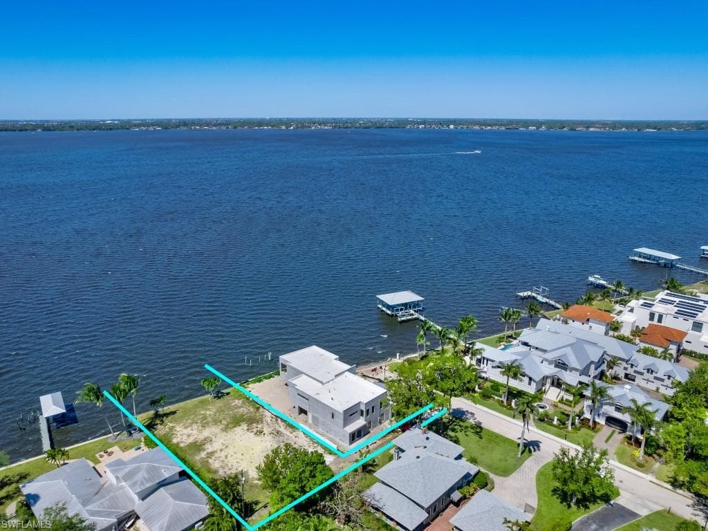 1204 Alhambra DR, FORT MYERS FL 33901-2