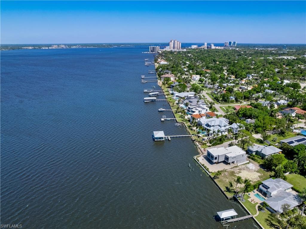 1204 Alhambra DR, FORT MYERS FL 33901-18