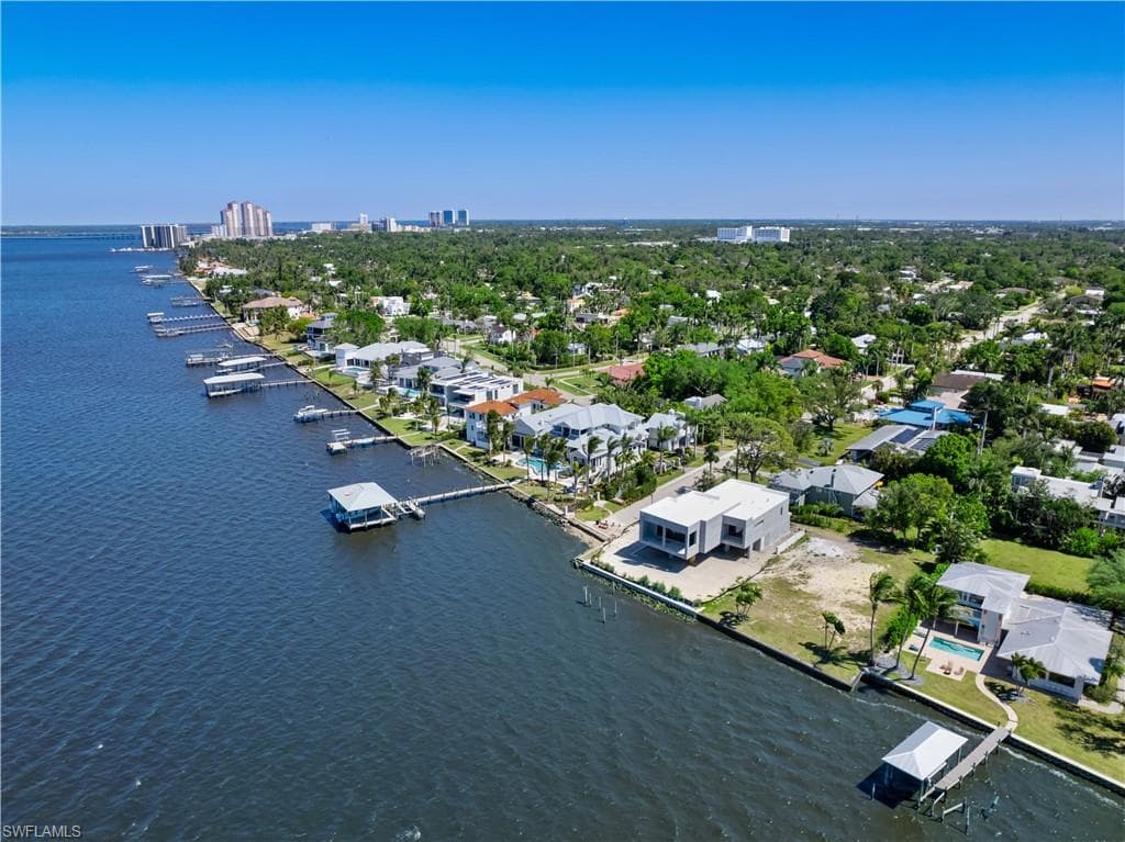 1204 Alhambra DR, FORT MYERS FL 33901-7