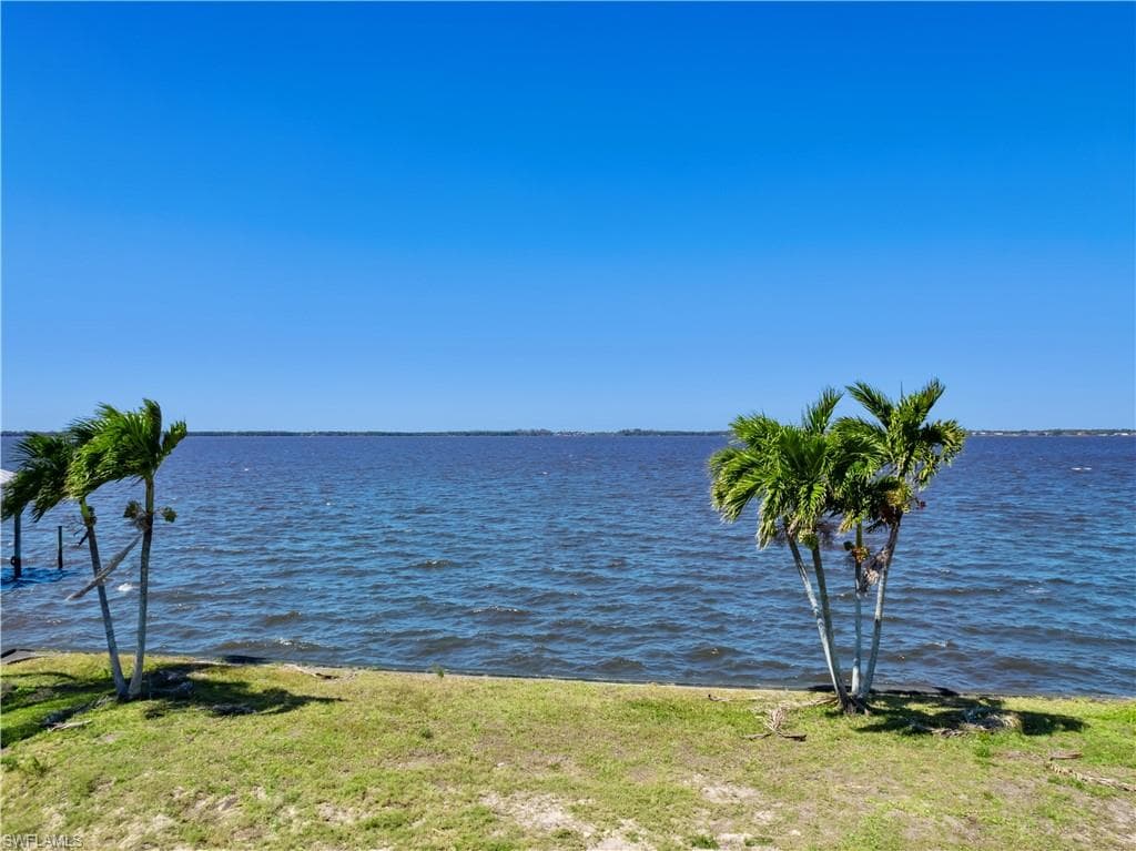 1204 Alhambra DR, FORT MYERS FL 33901-24