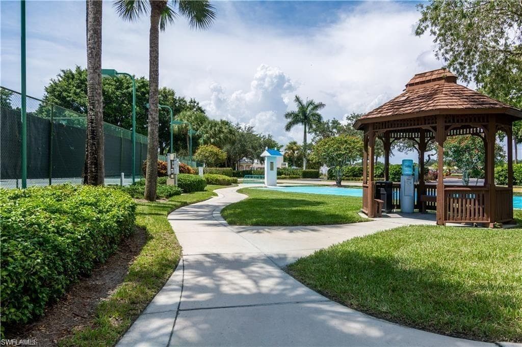 2761 Citrus Lake DR # H102, NAPLES FL 34109-46