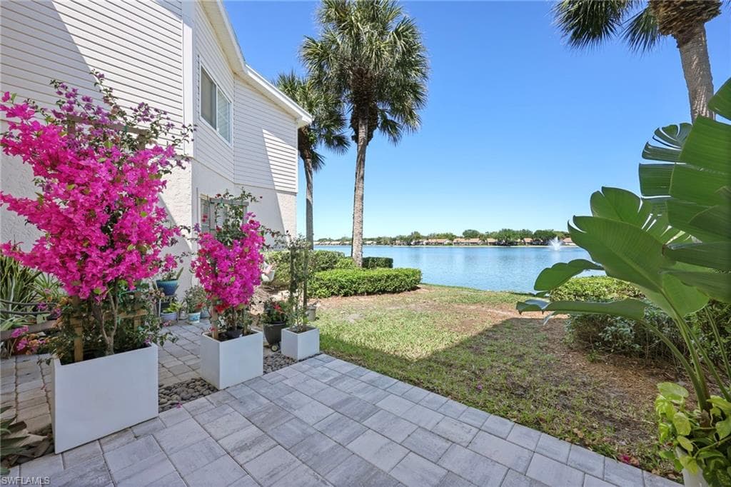 2761 Citrus Lake DR # H102, NAPLES FL 34109-6