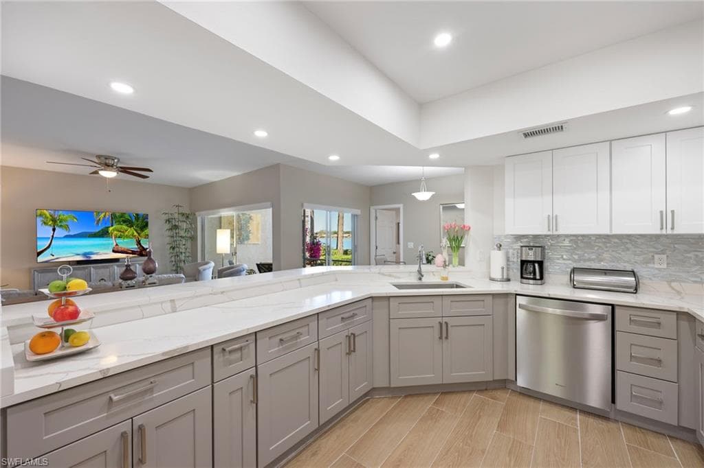 2761 Citrus Lake DR # H102, NAPLES FL 34109-13