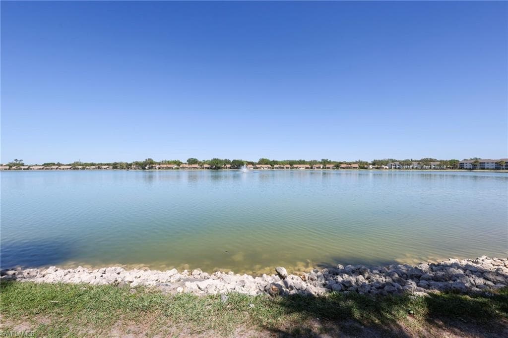 2761 Citrus Lake DR # H102, NAPLES FL 34109-47