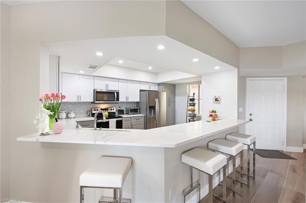 2761 Citrus Lake DR # H102, NAPLES FL 34109-10