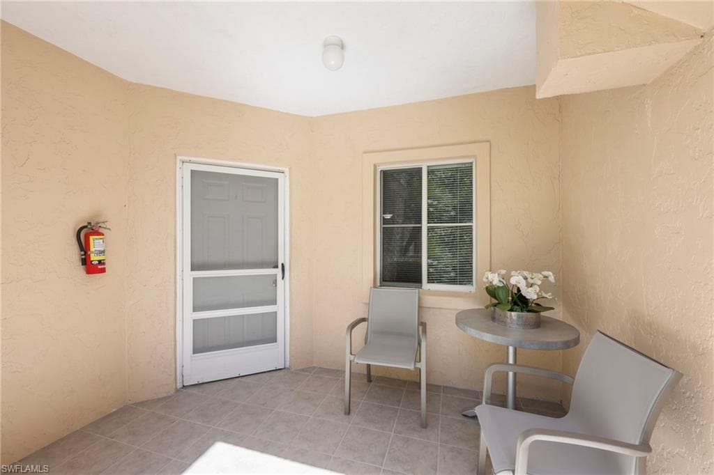 2761 Citrus Lake DR # H102, NAPLES FL 34109-28
