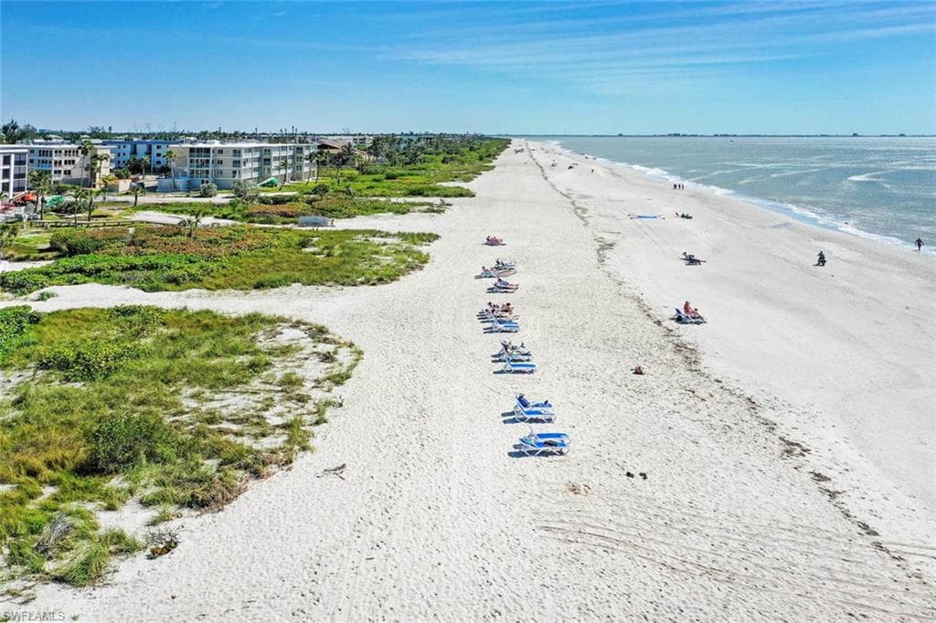 1246 Fulgur ST # 202, SANIBEL FL 33957-23
