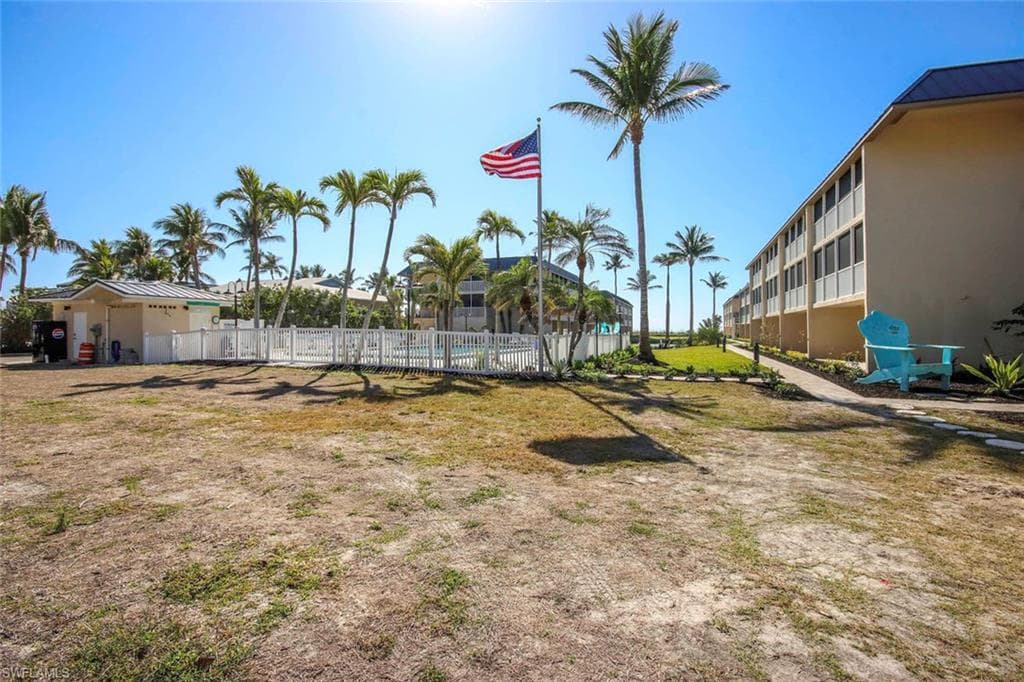 1246 Fulgur ST # 202, SANIBEL FL 33957-18