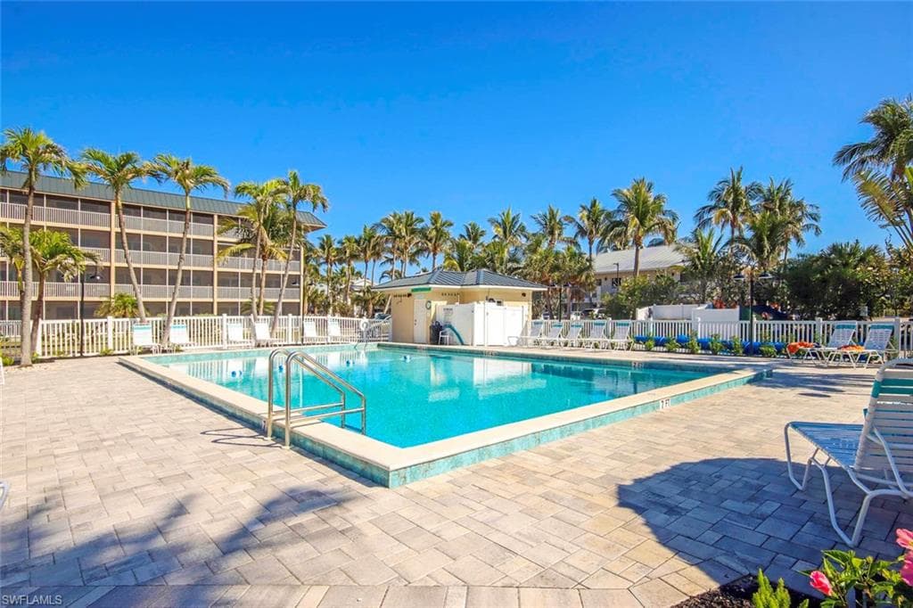 1246 Fulgur ST # 202, SANIBEL FL 33957-20