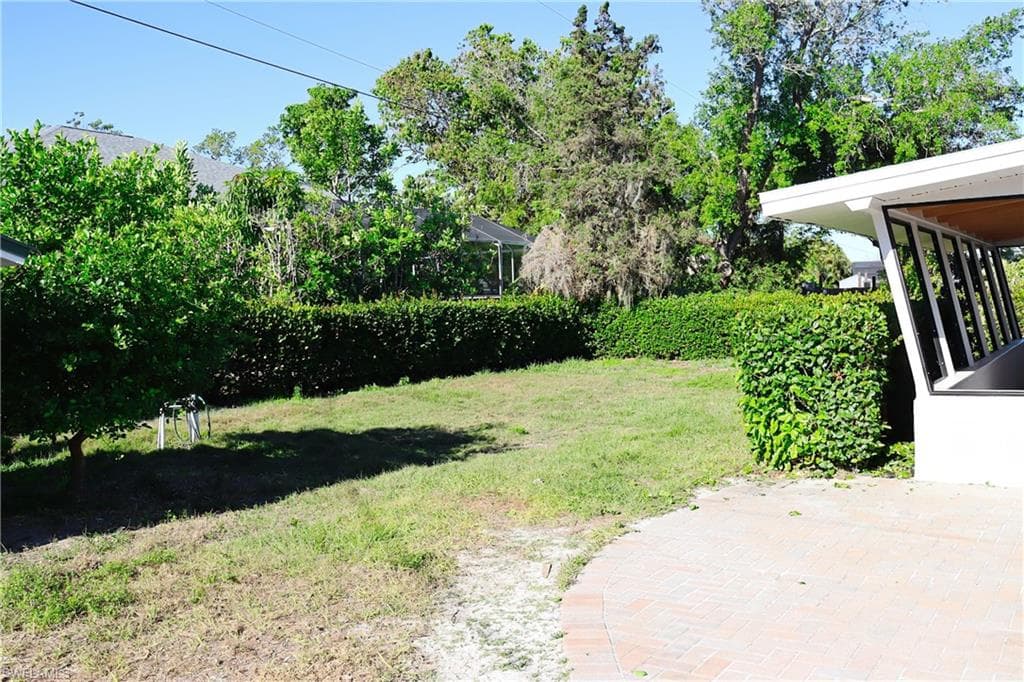 4937 Royal Palm DR, ESTERO FL 33928-25