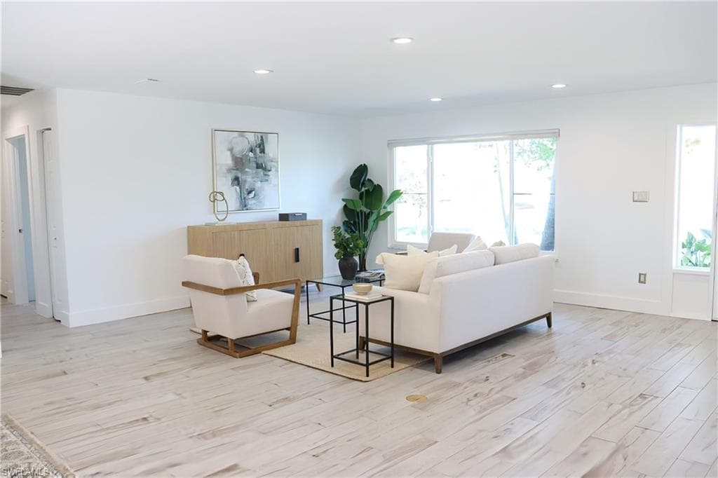 4937 Royal Palm DR, ESTERO FL 33928-8