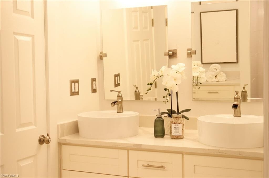 4937 Royal Palm DR, ESTERO FL 33928-23