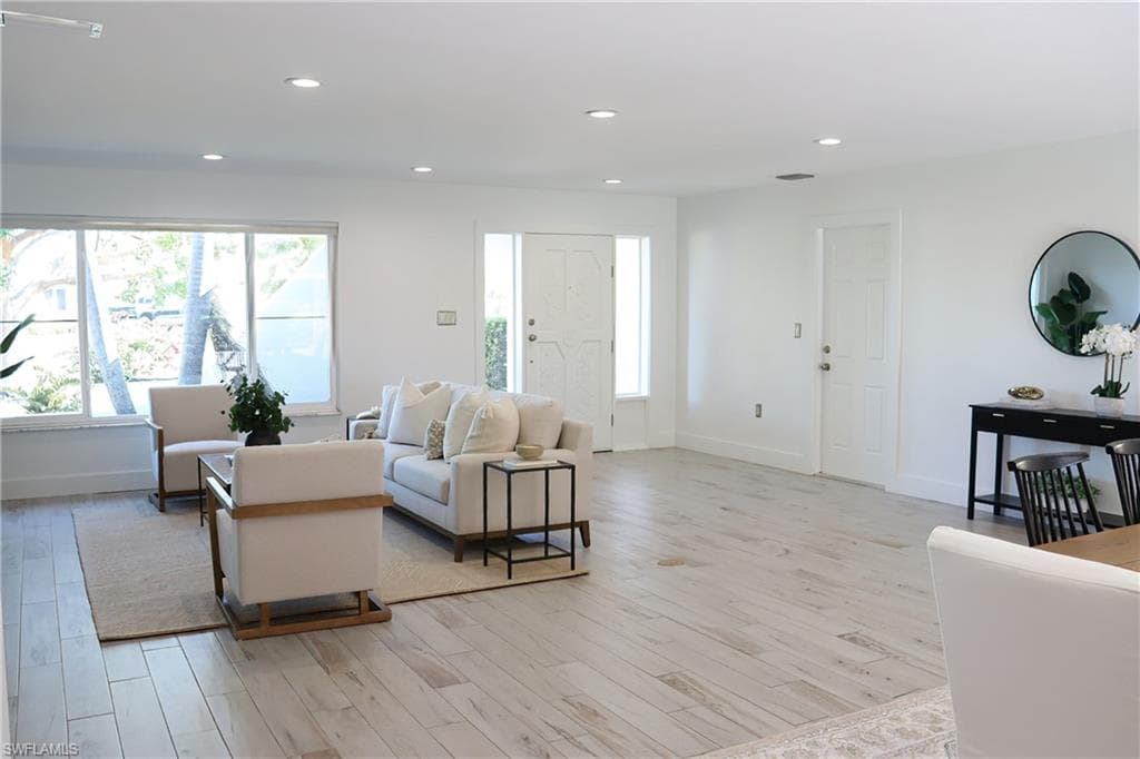 4937 Royal Palm DR, ESTERO FL 33928-7