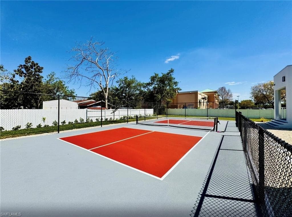 2479 Shadowlawn DR, NAPLES FL 34112-30