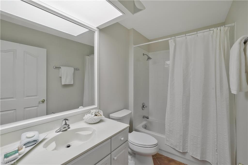 6230 Reserve CIR # 703, NAPLES FL 34119-12