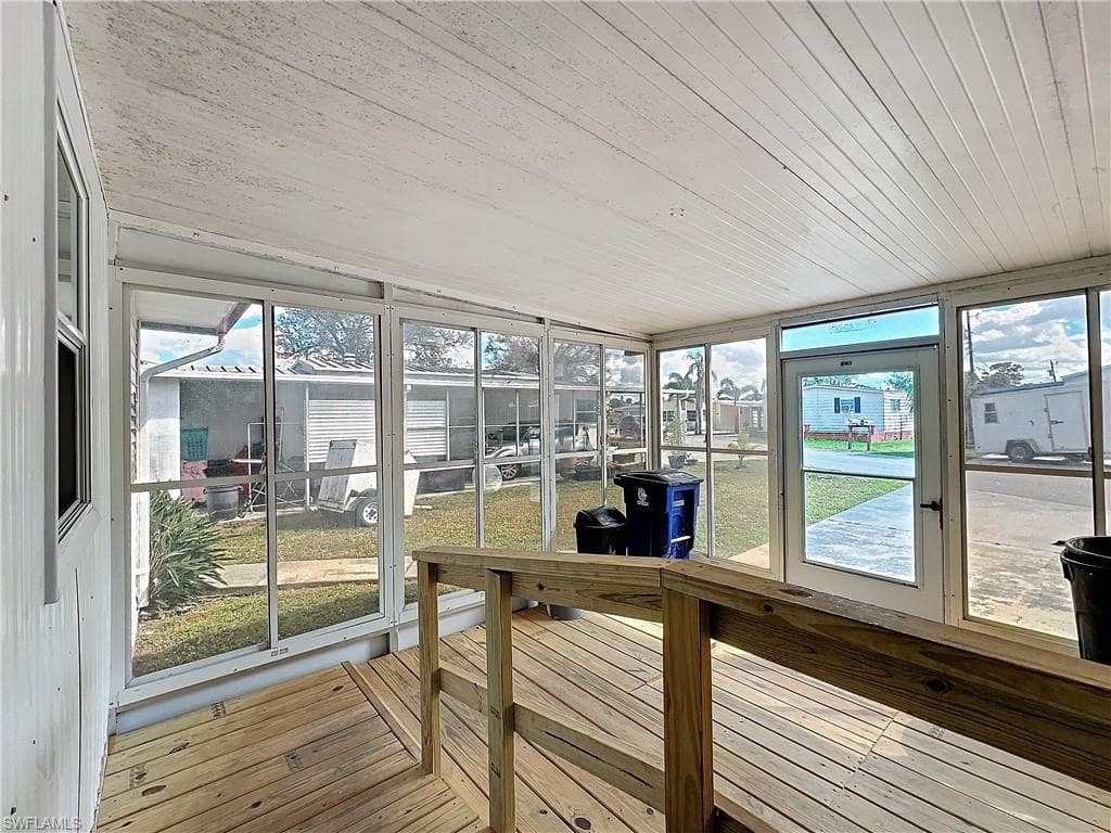 139 Gaslight AVE, NORTH FORT MYERS FL 33917-33