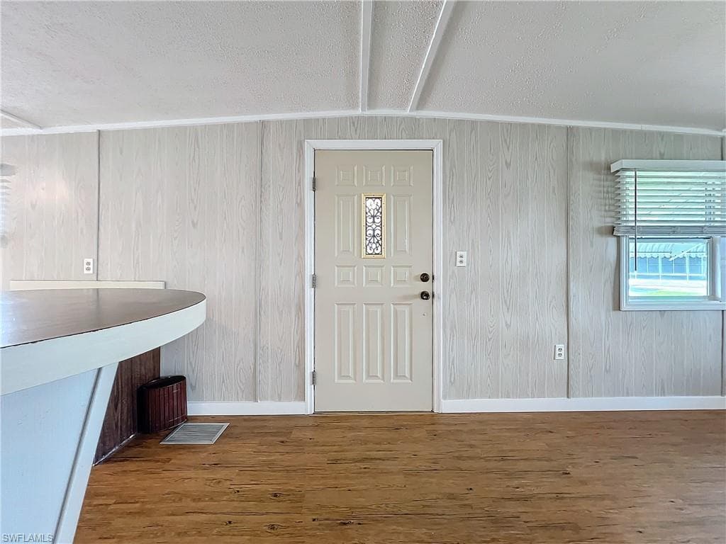 139 Gaslight AVE, NORTH FORT MYERS FL 33917-9