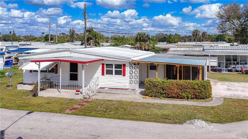 139 Gaslight AVE, NORTH FORT MYERS FL 33917-40