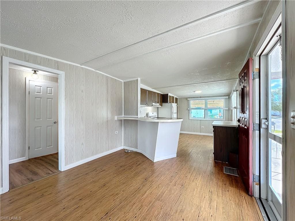 139 Gaslight AVE, NORTH FORT MYERS FL 33917-10