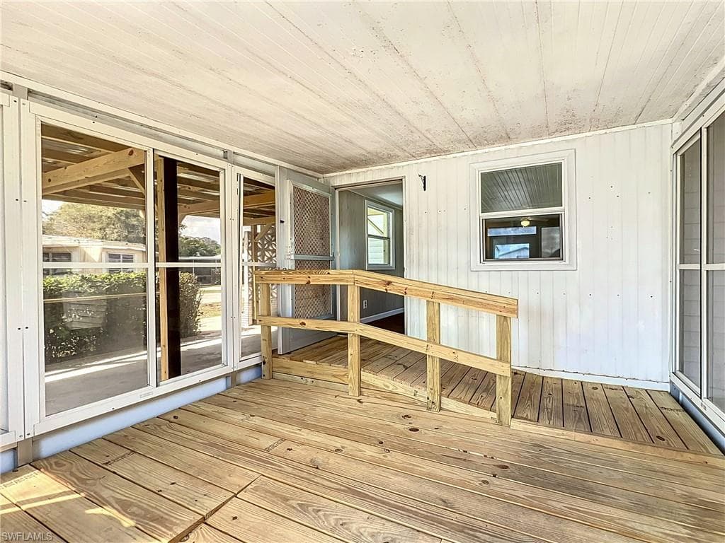 139 Gaslight AVE, NORTH FORT MYERS FL 33917-34