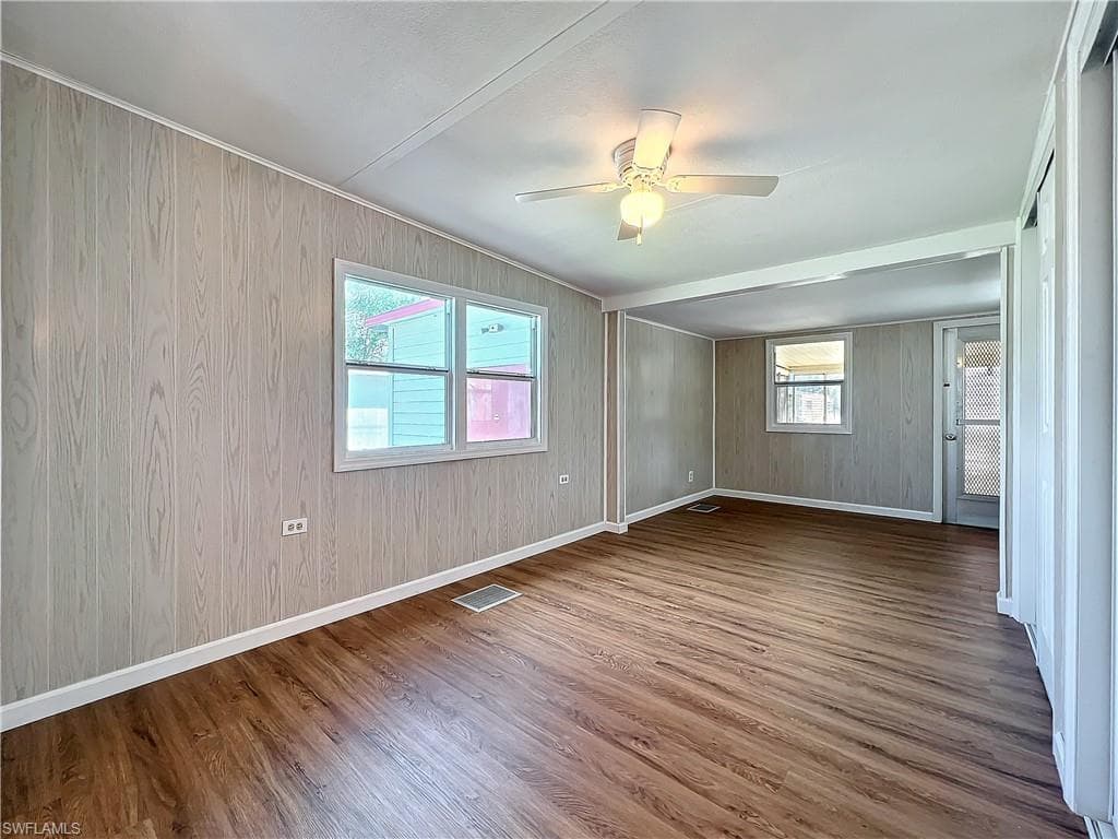 139 Gaslight AVE, NORTH FORT MYERS FL 33917-28