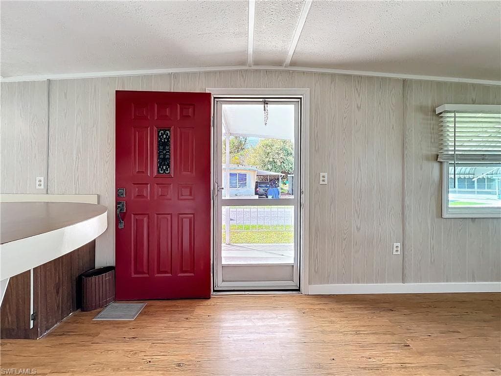 139 Gaslight AVE, NORTH FORT MYERS FL 33917-7