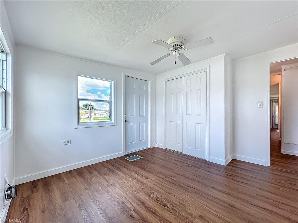 139 Gaslight AVE, NORTH FORT MYERS FL 33917-20