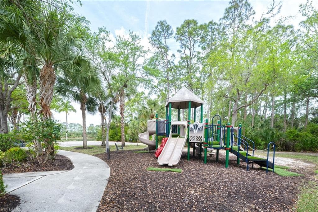 1882 Tarpon Bay DR S # 205, NAPLES FL 34119-25