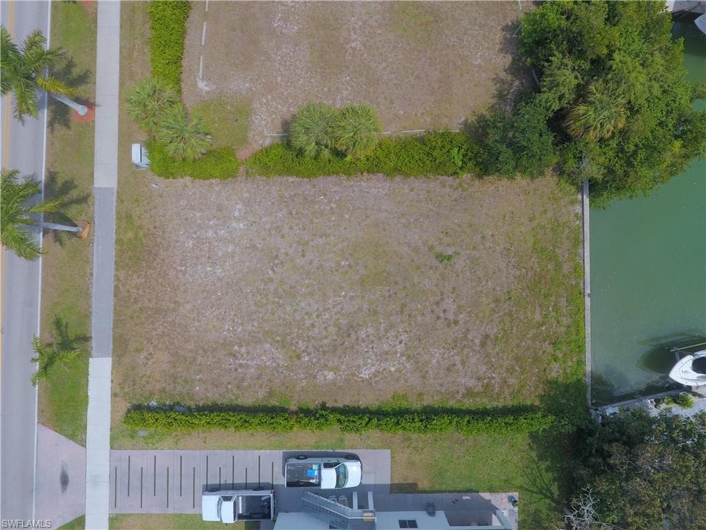 147 Capri BLVD, NAPLES FL 34113-5