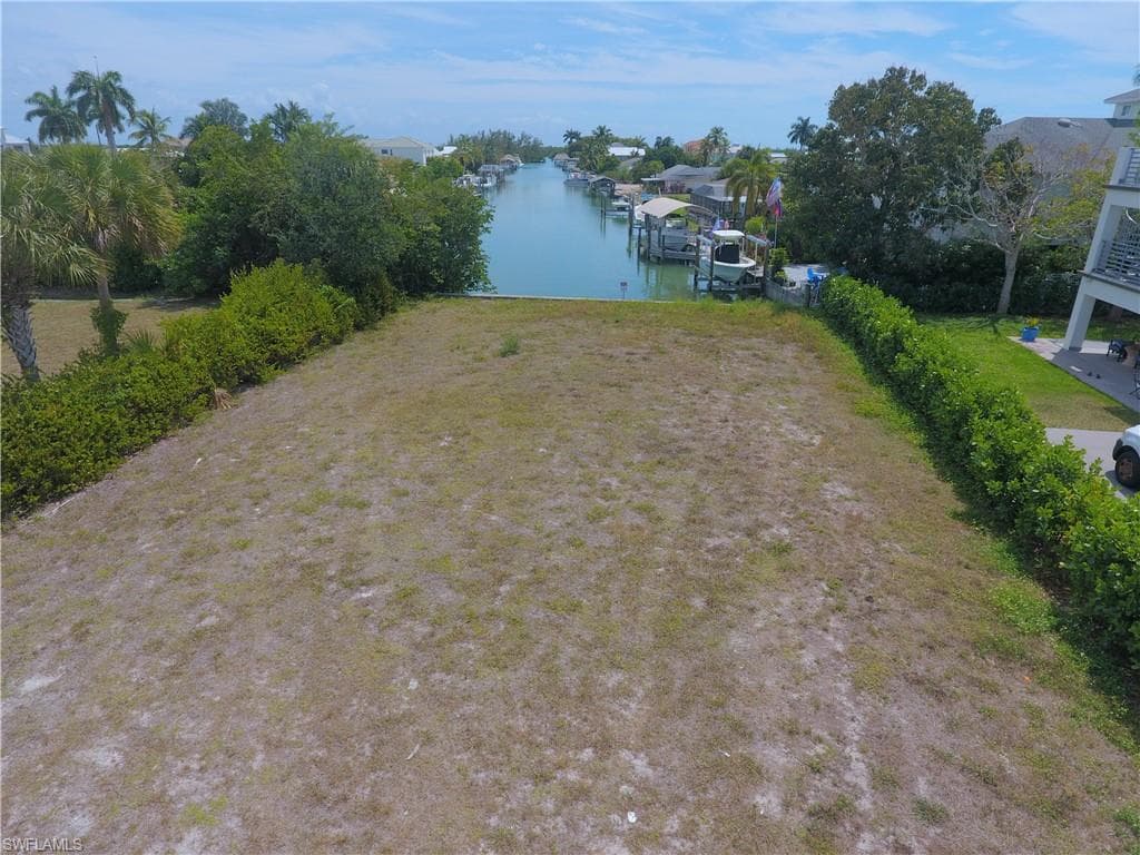 147 Capri BLVD, NAPLES FL 34113-3