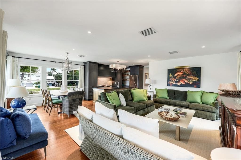 1437 Sandpiper ST, NAPLES FL 34102-9