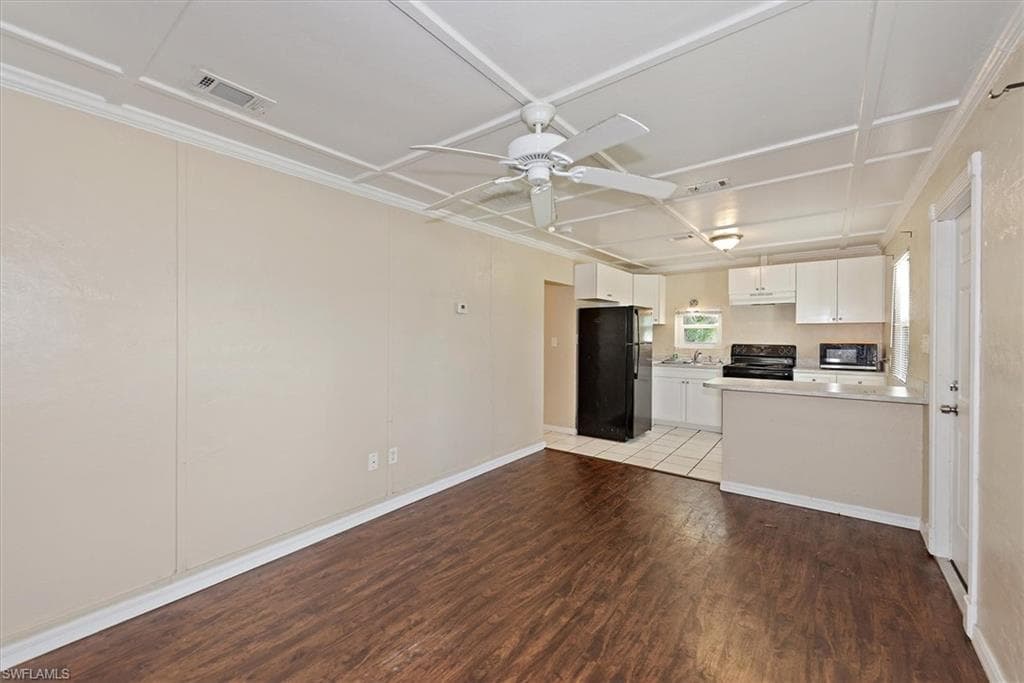1905 Oakley AVE A and B-6