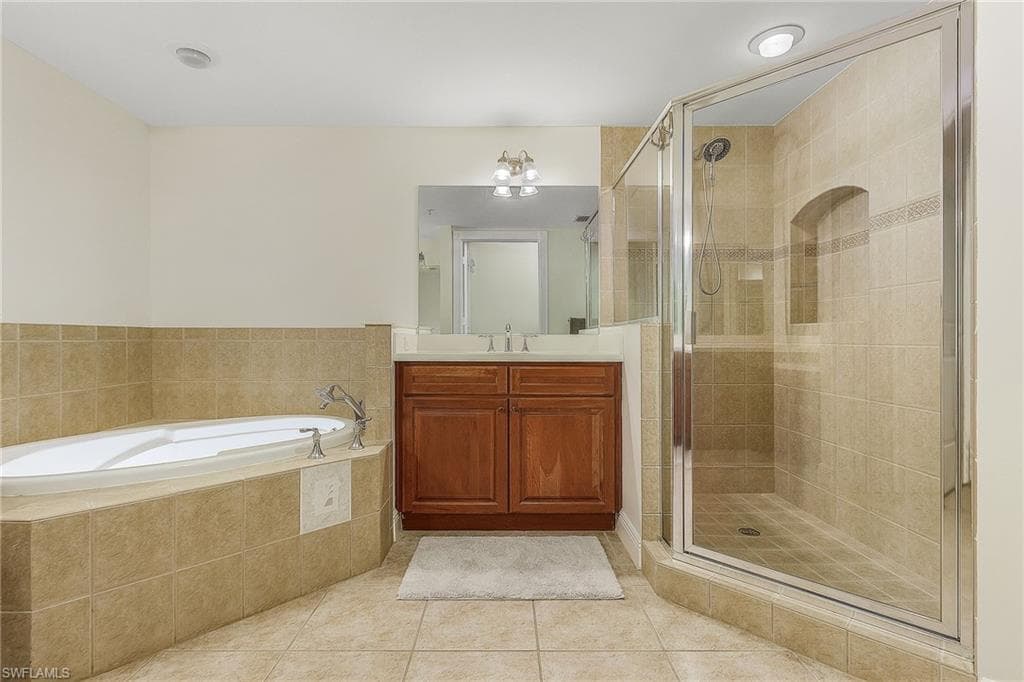 6021 Silver King BLVD # 705, CAPE CORAL FL 33914-38