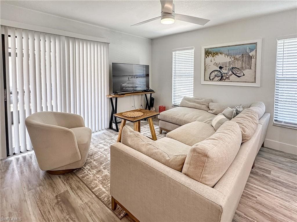 27881 Meadowlark LN, BONITA SPRINGS FL 34134-1