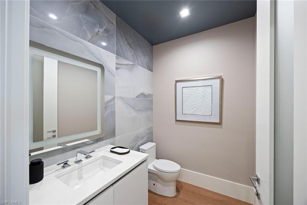 1165 8th ST S # 202, NAPLES FL 34102-18