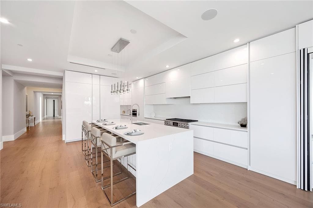 1165 8th ST S # 202, NAPLES FL 34102-3