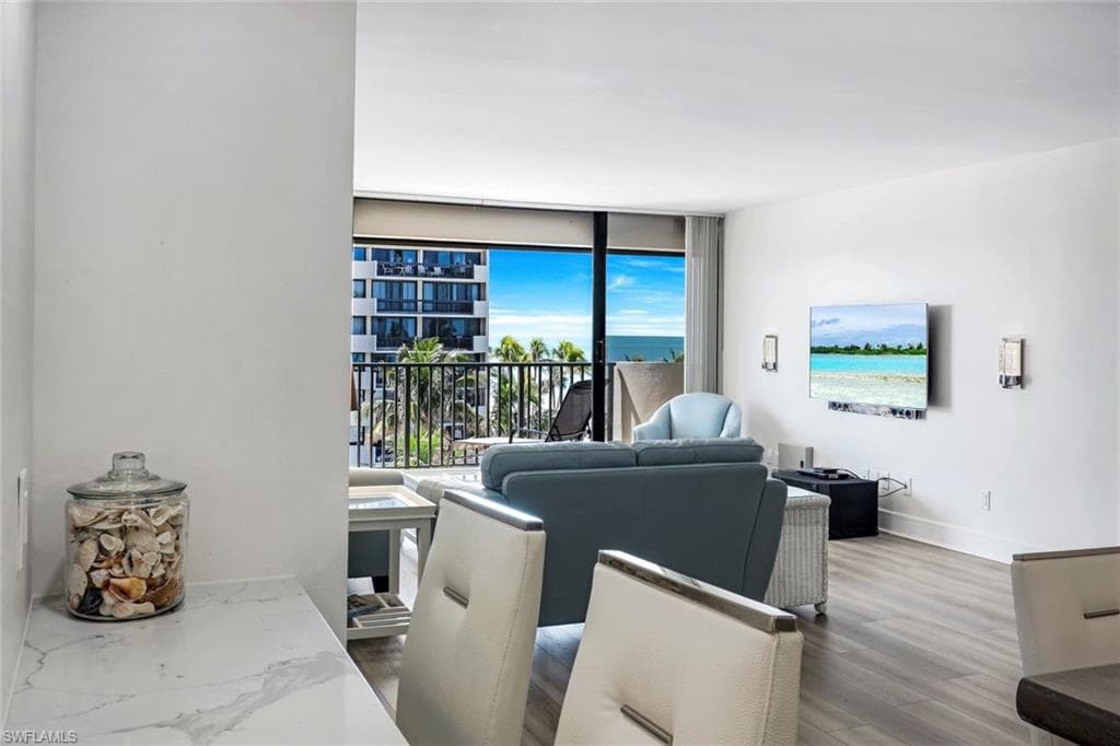 4005 Gulf Shore BLVD N 404-5