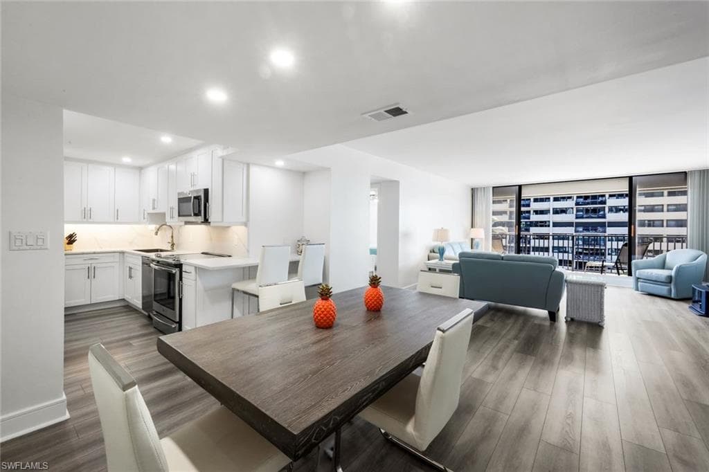 4005 Gulf Shore BLVD N 404-6
