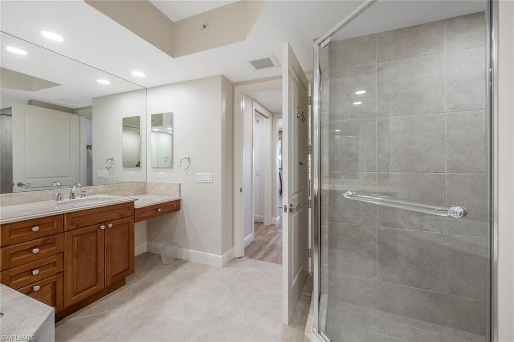 23850 Via Italia CIR # 204, ESTERO FL 34134-23