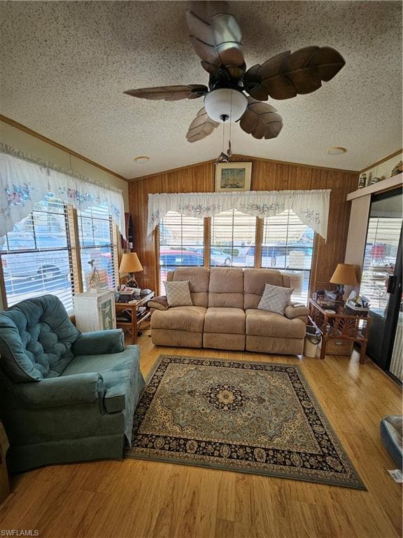 21 Shifting Sand AVE, BONITA SPRINGS FL 34135-1