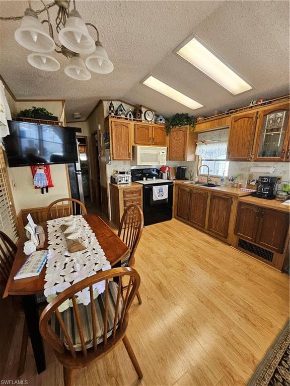 21 Shifting Sand AVE, BONITA SPRINGS FL 34135-3