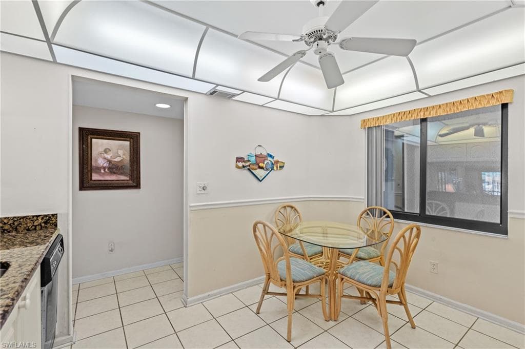 5776 Deauville CIR # C208, NAPLES FL 34112-11